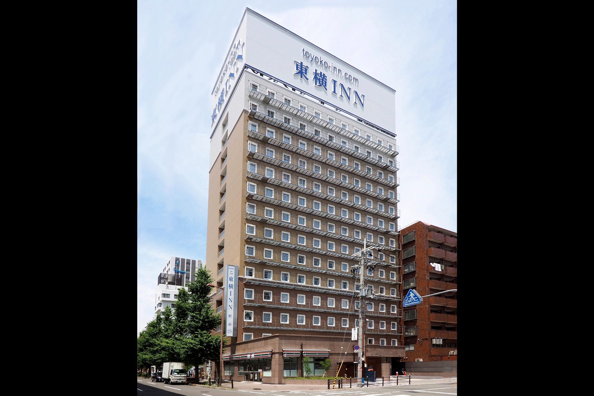 Toyoko Inn Shin-Osaka Higashi-Mikuni Ekimae Exterior photo